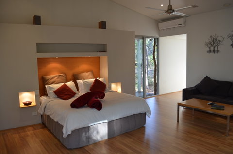 Hidden Valley Forest Retreat - Accommodation Main Beach 2