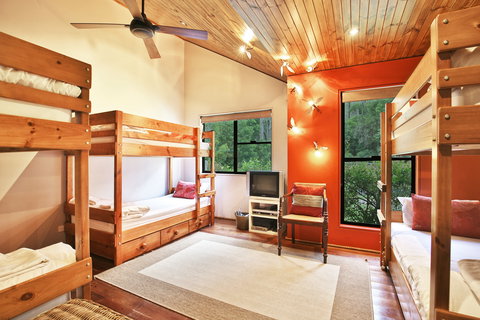 Indooroopilly - Accommodation Main Beach 1