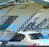 Lake Hamilton Motor Village and Caravan Park - Accommodation Main Beach