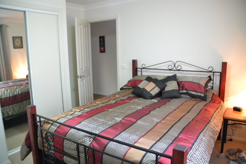 Lazy Days Bed And Breakfast - Accommodation Main Beach 1