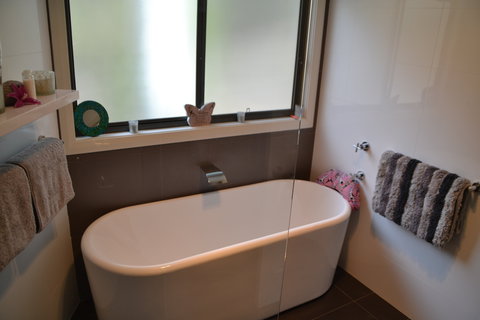 Lazy Days Bed And Breakfast - Accommodation Main Beach 2