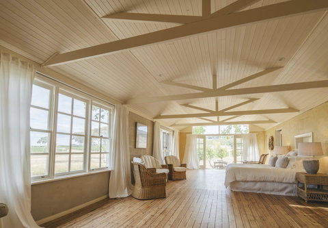 Mayfield Vineyard Cottages - Accommodation Main Beach 1