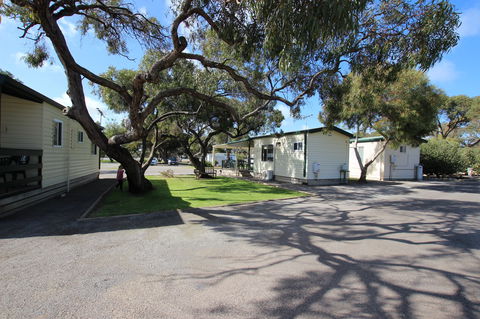 Minlaton Caravan Park - Accommodation Main Beach 2