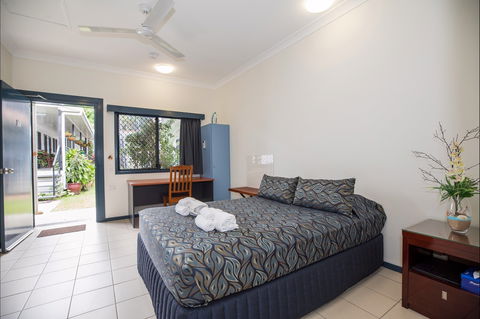 Palm Island Motel - Accommodation Main Beach 1