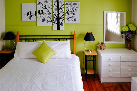 Pebble Bay Cottage - Accommodation Main Beach 0