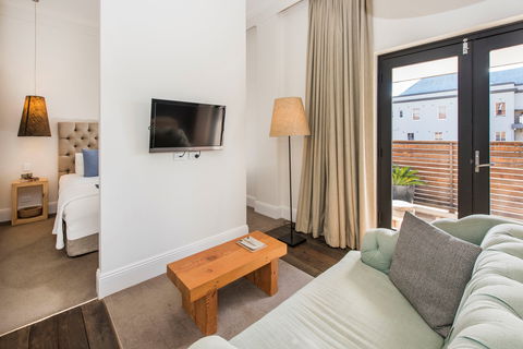 Perry Street Hotel - Accommodation Main Beach 2