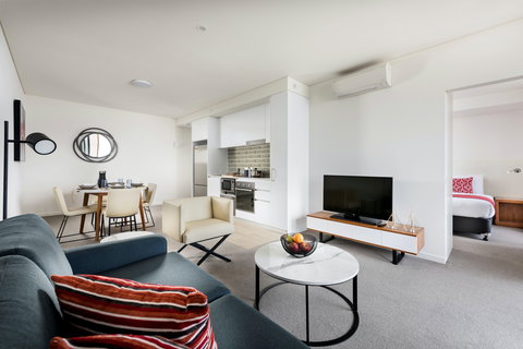 Ramada By Wyndham Vetroblu Scarborough Beach - Accommodation Main Beach 1