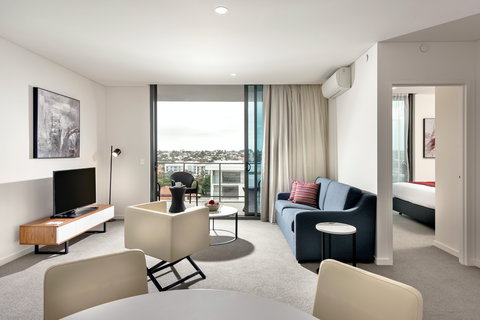 Ramada By Wyndham Vetroblu Scarborough Beach - Accommodation Main Beach 2