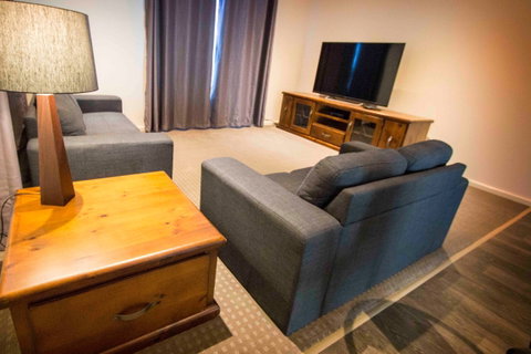 River View Rest - Accommodation Main Beach 2