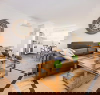 Rustic Charm - Accommodation Main Beach