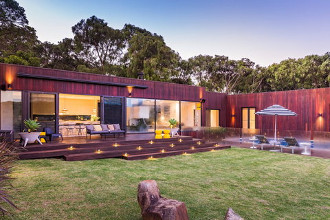 Sophies Vineyard - Accommodation Main Beach 0