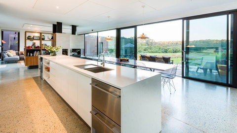 Sophies Vineyard - Accommodation Main Beach 2