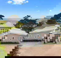 Table House Farm - Accommodation Main Beach