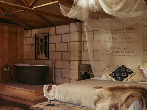 Trader Jack's - Accommodation Main Beach 0