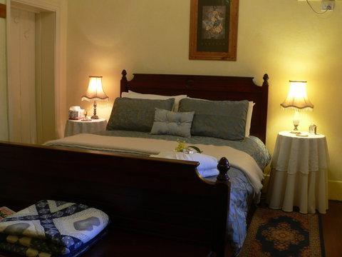 Walnut Cottage - Accommodation Main Beach 2