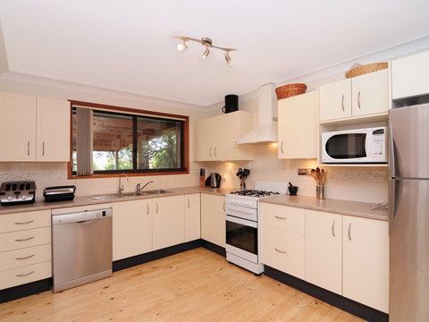 Admiral's Rest - Accommodation Main Beach 2