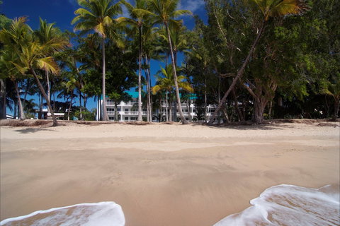 Agincourt Beachfront Apartments - Accommodation Main Beach 1