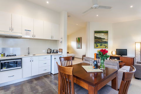 Aireys Inlet Getaway Resort - Accommodation Main Beach 1