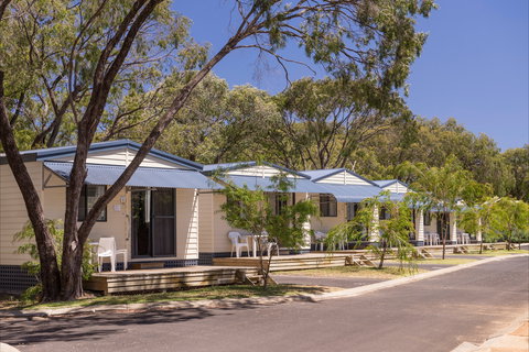 Amblin Holiday Park - Accommodation Main Beach 1