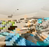 Bay Cottage - Accommodation Main Beach