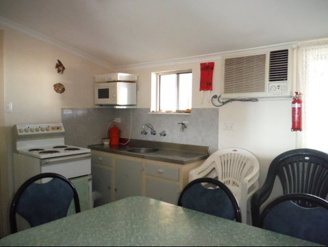 Beach Escape - Accommodation Main Beach 2
