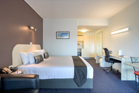 Best Western Zebra Motel - Accommodation Main Beach 1