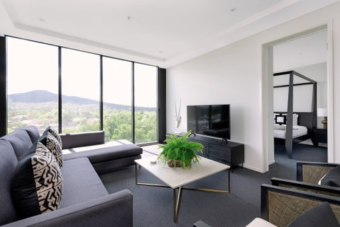 Birch Apartments - Accommodation Main Beach 0