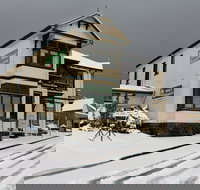 Bischoff Hotel - Accommodation Main Beach