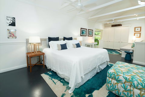 Blue Peter Luxury Beach House - Accommodation Main Beach 1
