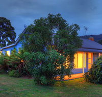 Castaway Cottage - Accommodation Main Beach