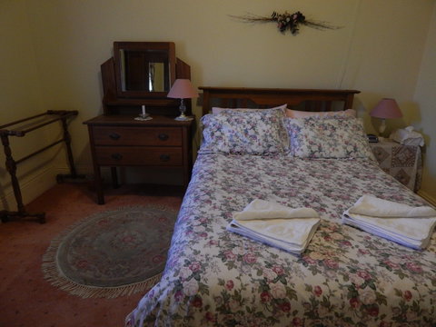 Croll Cottage - Accommodation Main Beach 2