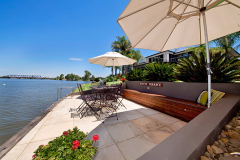 Edgewater Mulwala - Accommodation Main Beach 0