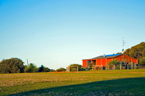 Eleanor River Homestead - Accommodation Main Beach 0