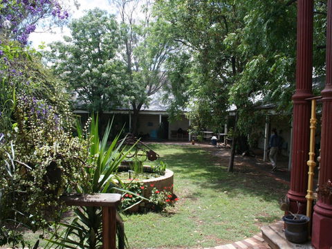 Gidgee Guesthouse - Accommodation Main Beach 1