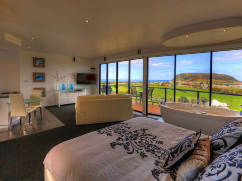 Horizon Deluxe Apartments - Accommodation Main Beach 2