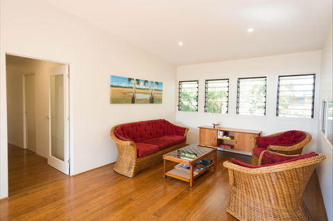 Just Sit: Moruya Heads - Accommodation Main Beach 2