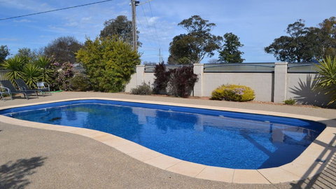 Kennedy Villas - Accommodation Main Beach 1