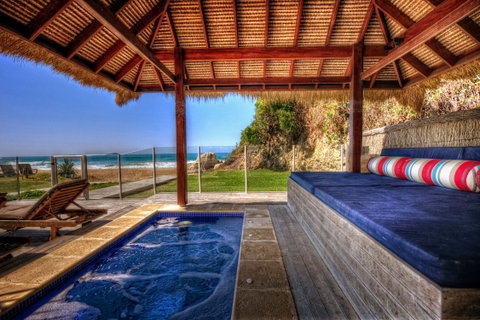 Liapari Beach House - Accommodation Main Beach 2