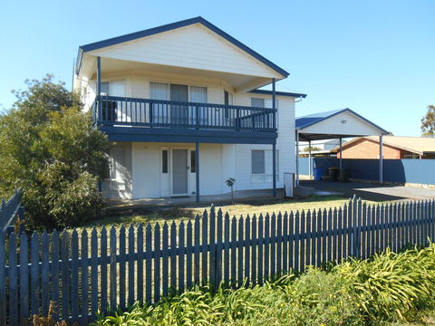 Life's No Rehearsal - Accommodation Main Beach 0