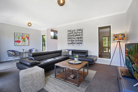 Luminosa - Accommodation Main Beach 0