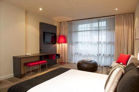 Mantra Hindmarsh Square - Accommodation Main Beach 1