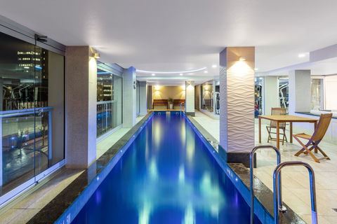 Oaks Adelaide Embassy Suites - Accommodation Main Beach 1