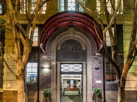 Oaks Sydney Goldsbrough Suites - Accommodation Main Beach 0