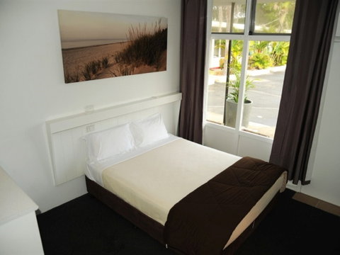 Park Beach Hotel Motel - Accommodation Main Beach 1