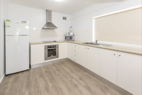 Spalding Lodge Unit 16 - Accommodation Main Beach 2