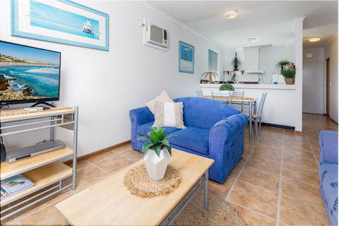 Spalding Lodge Unit 10 - Accommodation Main Beach 2