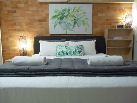 Sunseeker Motel - Accommodation Main Beach 0