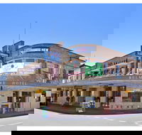 The Belmore Hotel - Accommodation Main Beach