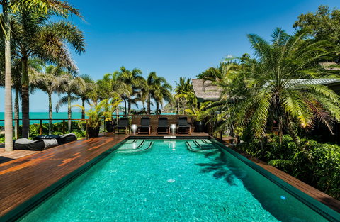 Trinity Beach Palace - Accommodation Main Beach 2