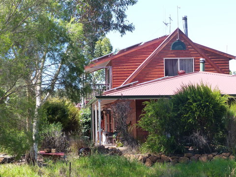 Windrose Bed And Breakfast - Accommodation Main Beach 2
